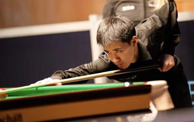 在中场和锋 在中场和锋