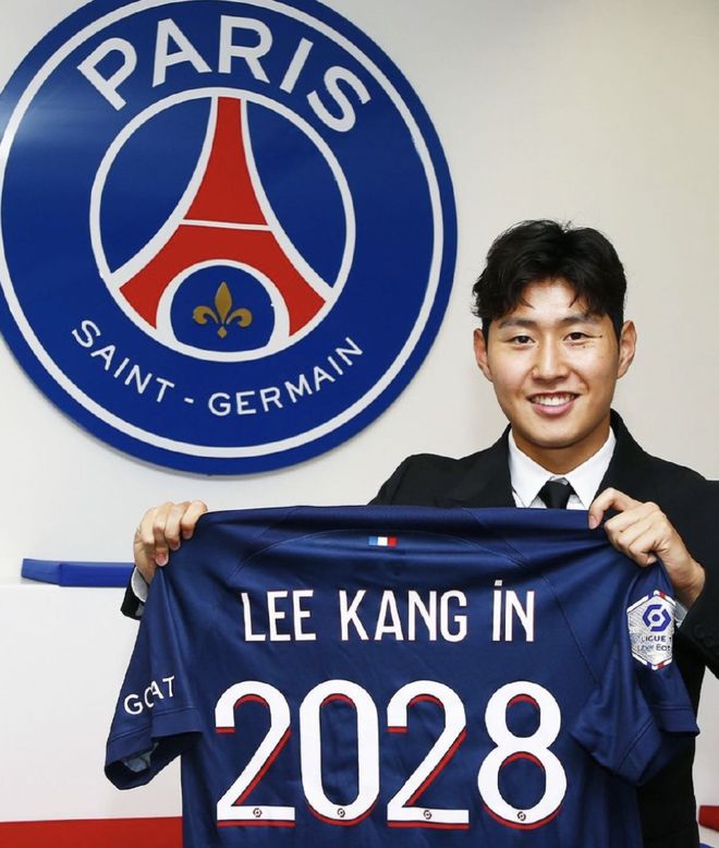 冰场上穿梭 冰场上穿梭